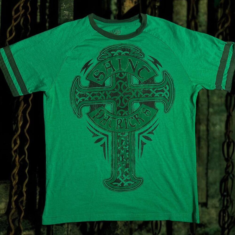 Cross saint T-Shirt